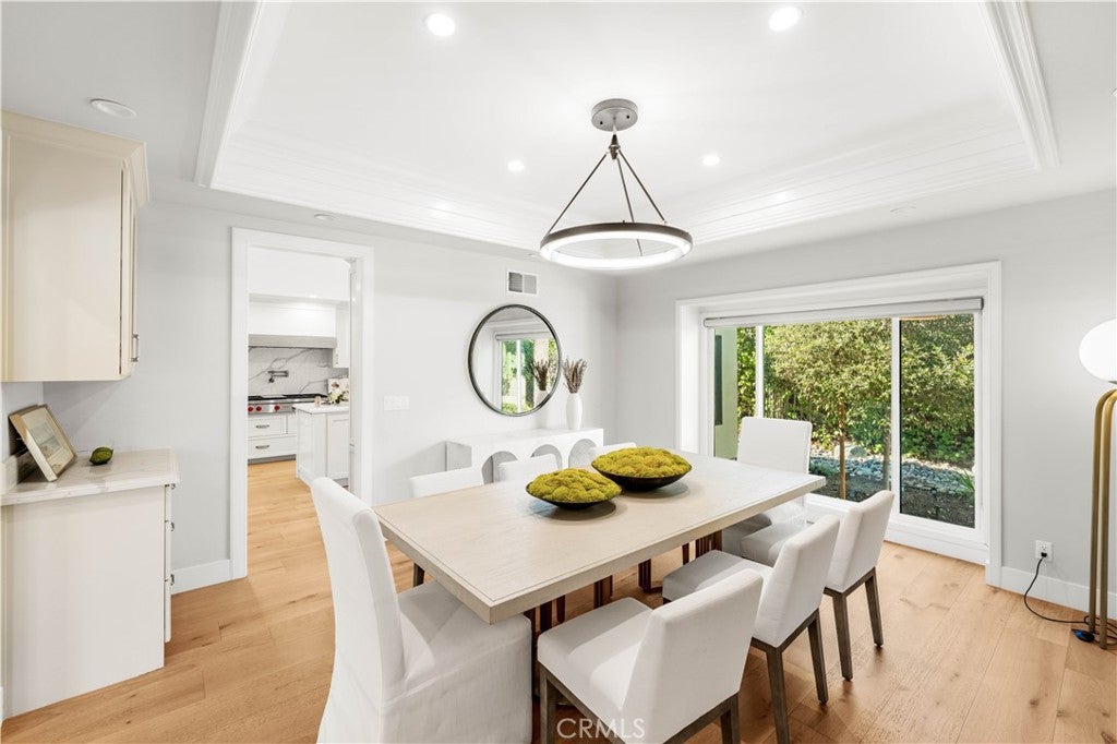 Pasadena, California, 91107, United States, 5 Bedrooms Bedrooms, ,6 BathroomsBathrooms,Residential,Active,1941367