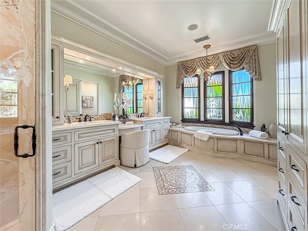 Westlake Village, California, 91361, United States, 3 Bedrooms Bedrooms, ,4 BathroomsBathrooms,Residential,Active,1985851