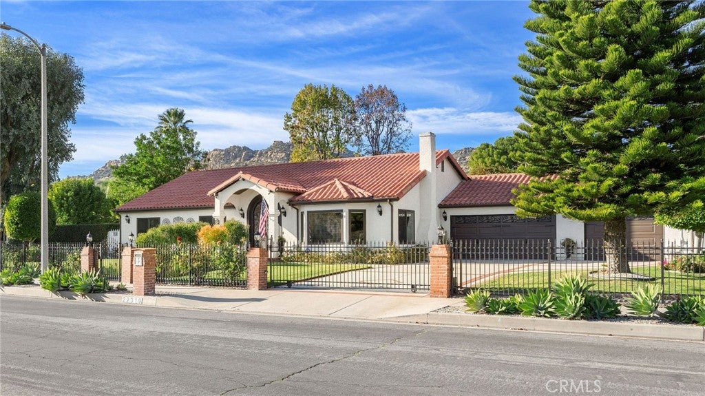 Chatsworth, California, 91311, United States, 4 Bedrooms Bedrooms, ,3 BathroomsBathrooms,Residential,Active,2006764