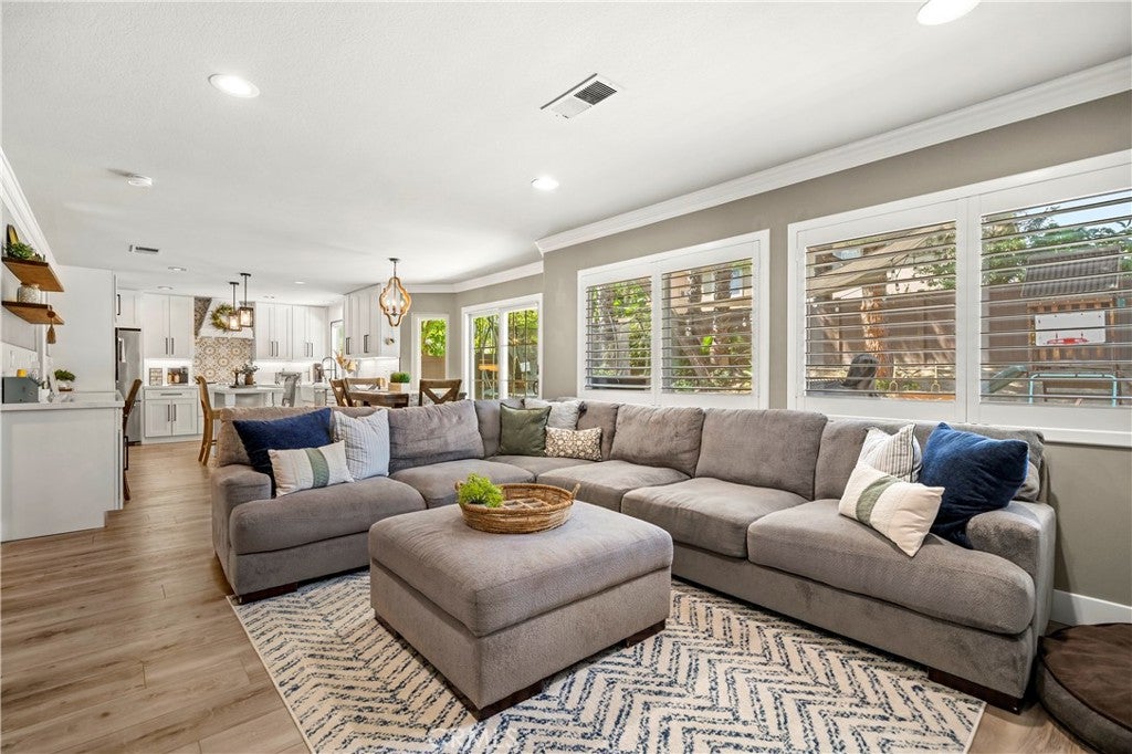 Rancho Santa Margarita, California, 92688, United States, 4 Bedrooms Bedrooms, ,3 BathroomsBathrooms,Residential,Active,1944272