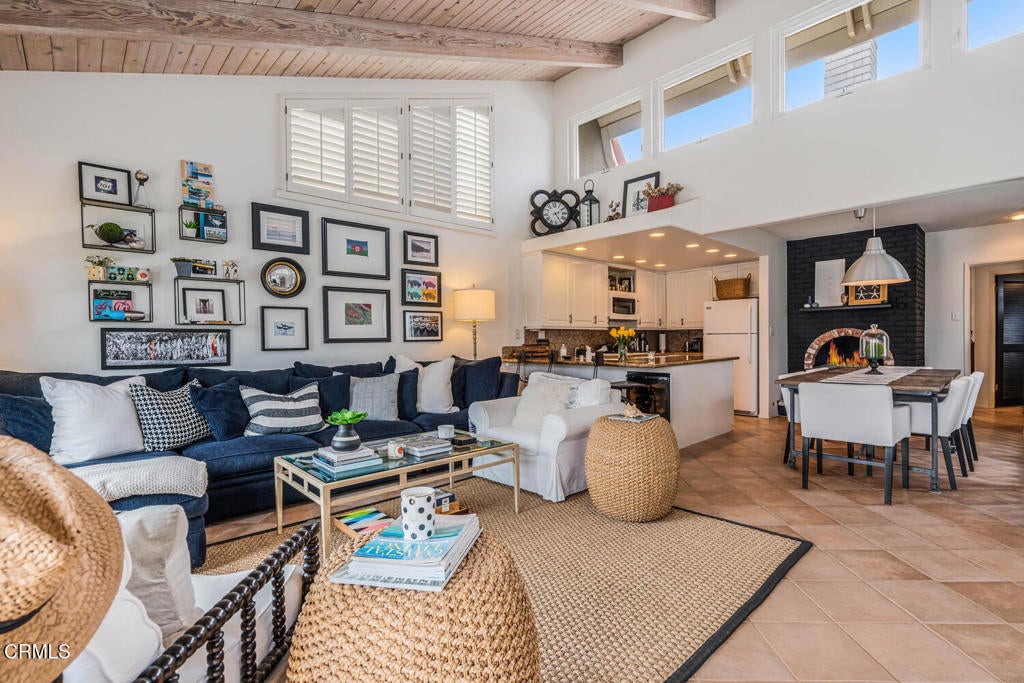 Oxnard, California, 93035, United States, 3 Bedrooms Bedrooms, ,2 BathroomsBathrooms,Residential,Active,1989783