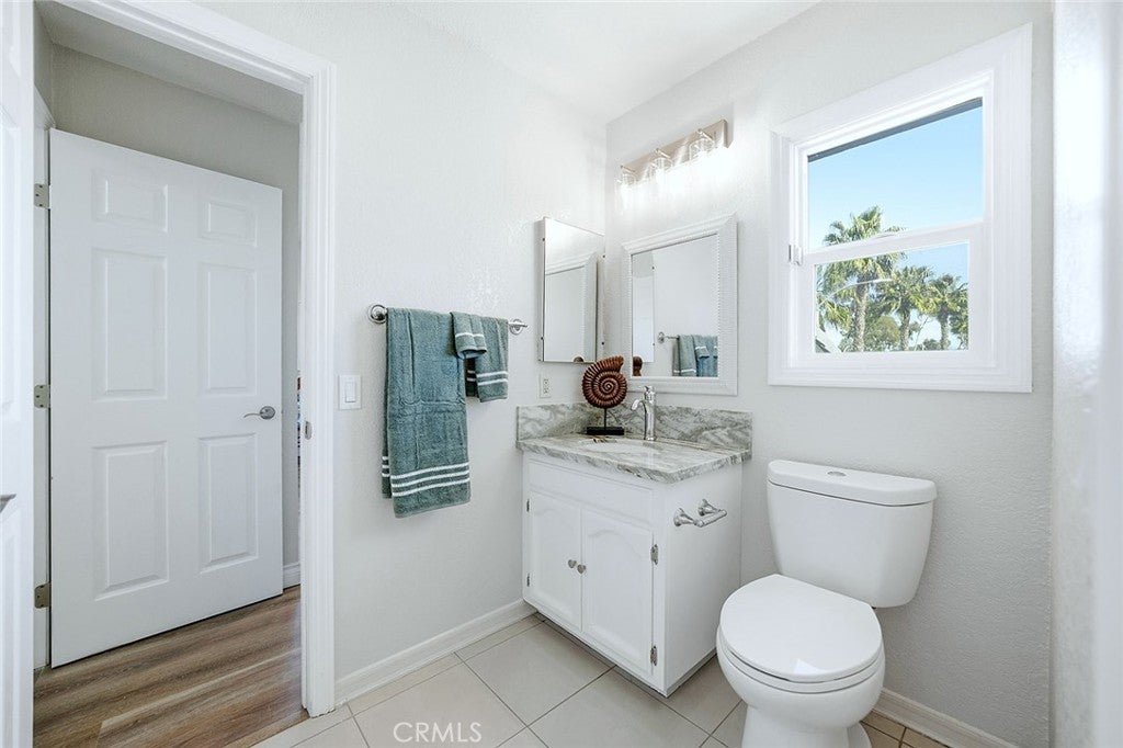 Seal Beach, California, 90740, United States, 4 Bedrooms Bedrooms, ,3 BathroomsBathrooms,Residential,Active,2010555