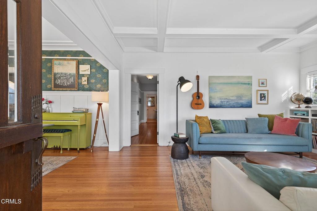 Oxnard, California, 93030, United States, 5 Bedrooms Bedrooms, ,2 BathroomsBathrooms,Residential,Active,1985561