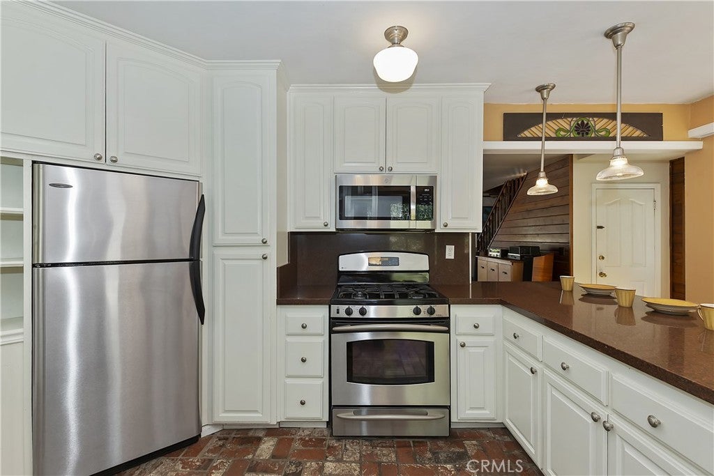 Lake Arrowhead, California, 92352, United States, ,4 BathroomsBathrooms,Residential,Active,1791398