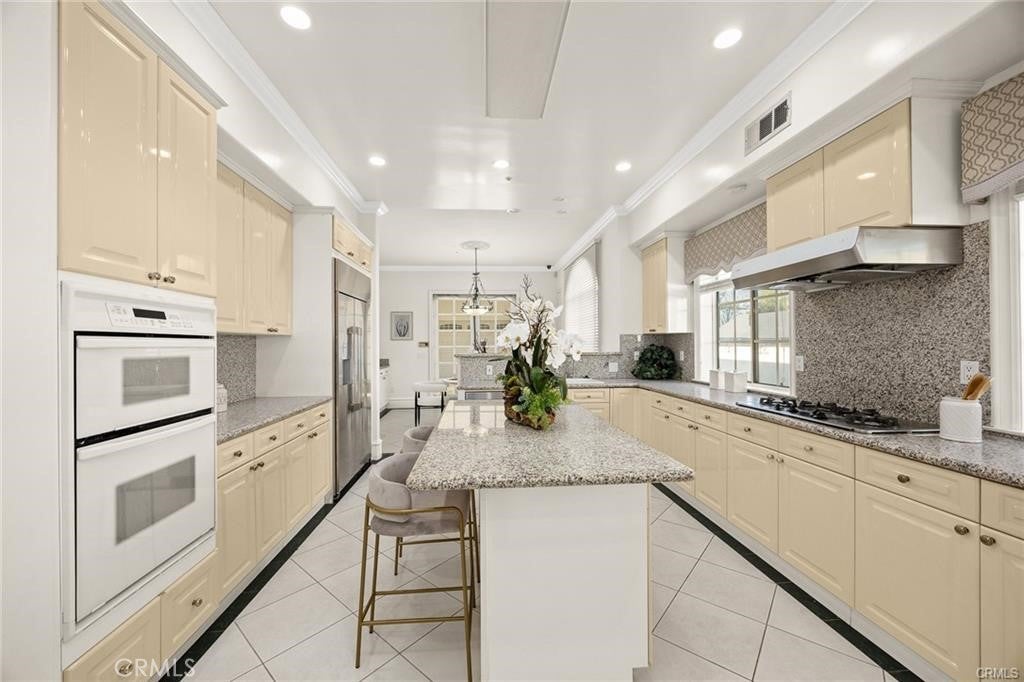 Arcadia, California, 91007, United States, 7 Bedrooms Bedrooms, ,9 BathroomsBathrooms,Residential,Active,1943808