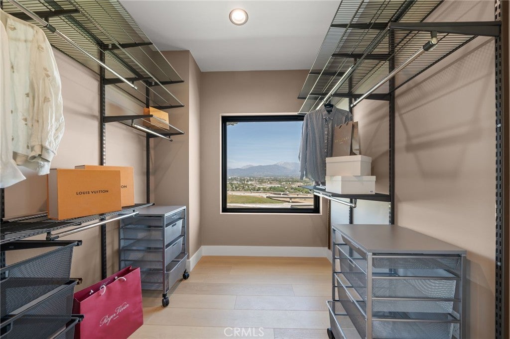 Chino Hills, California, 91709, United States, 5 Bedrooms Bedrooms, ,5 BathroomsBathrooms,Residential,Active,2030088