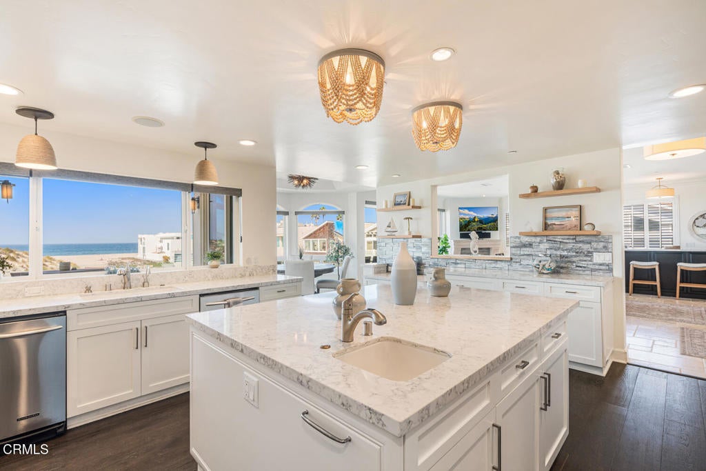 Oxnard, California, 93035, United States, 5 Bedrooms Bedrooms, ,6 BathroomsBathrooms,Residential,Contingent,1973330