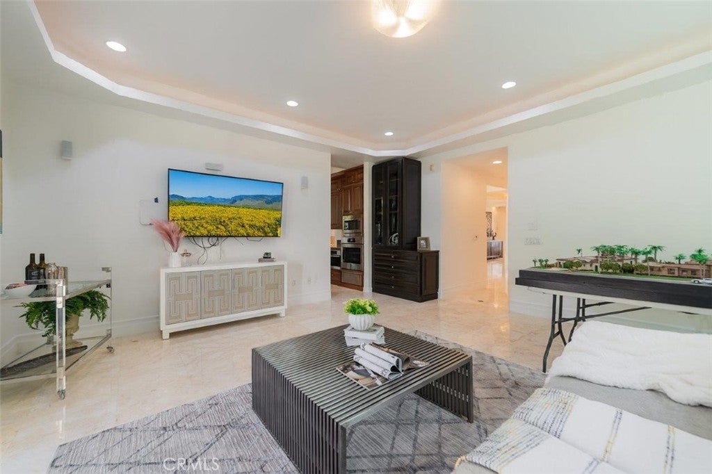 Pasadena, California, 91107, United States, 6 Bedrooms Bedrooms, ,5 BathroomsBathrooms,Residential,Active,1914920