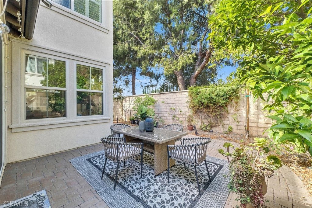 Irvine, California, 92618, United States, 3 Bedrooms Bedrooms, ,3 BathroomsBathrooms,Residential,Contingent,1986914