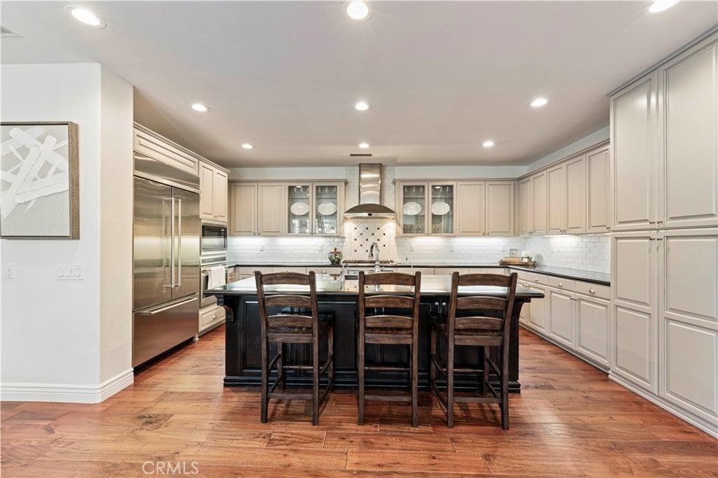 Valencia, California, 91381, United States, 5 Bedrooms Bedrooms, ,4 BathroomsBathrooms,Residential,Active,2007929