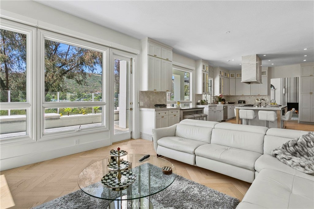 Laguna Niguel, California, 92677, United States, 4 Bedrooms Bedrooms, ,5 BathroomsBathrooms,Residential,Active,1986900