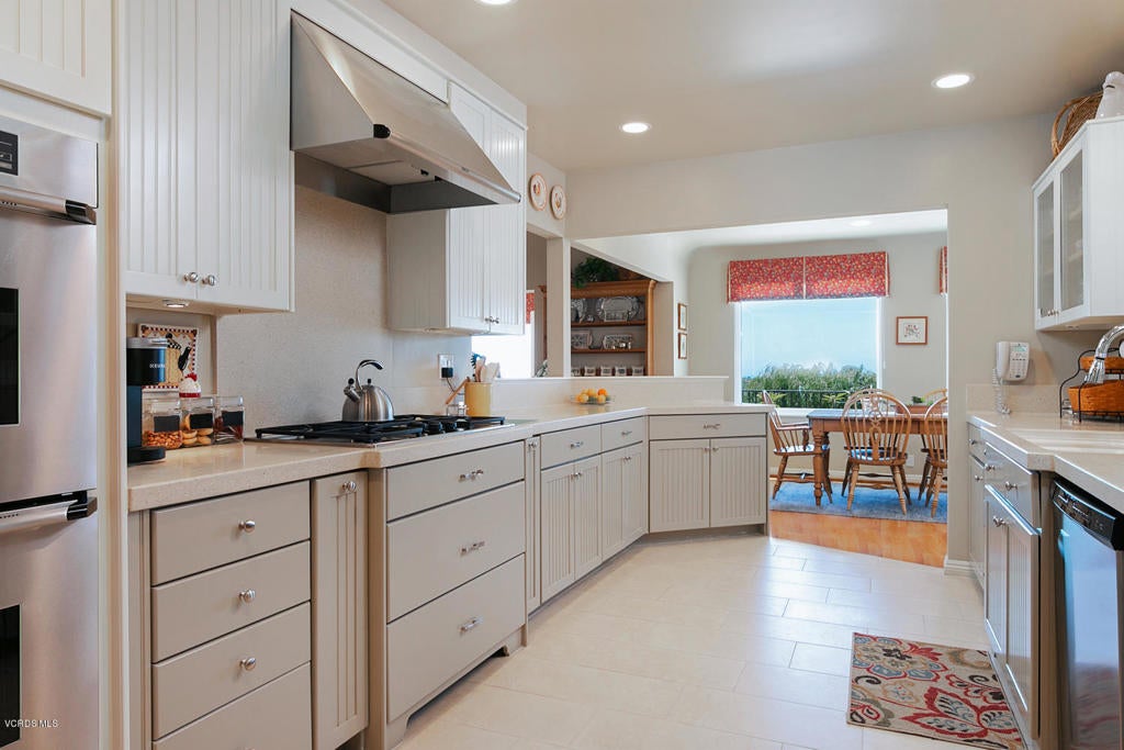 Ventura, California, 93001, United States, 4 Bedrooms Bedrooms, ,4 BathroomsBathrooms,Residential,Contingent,1944037
