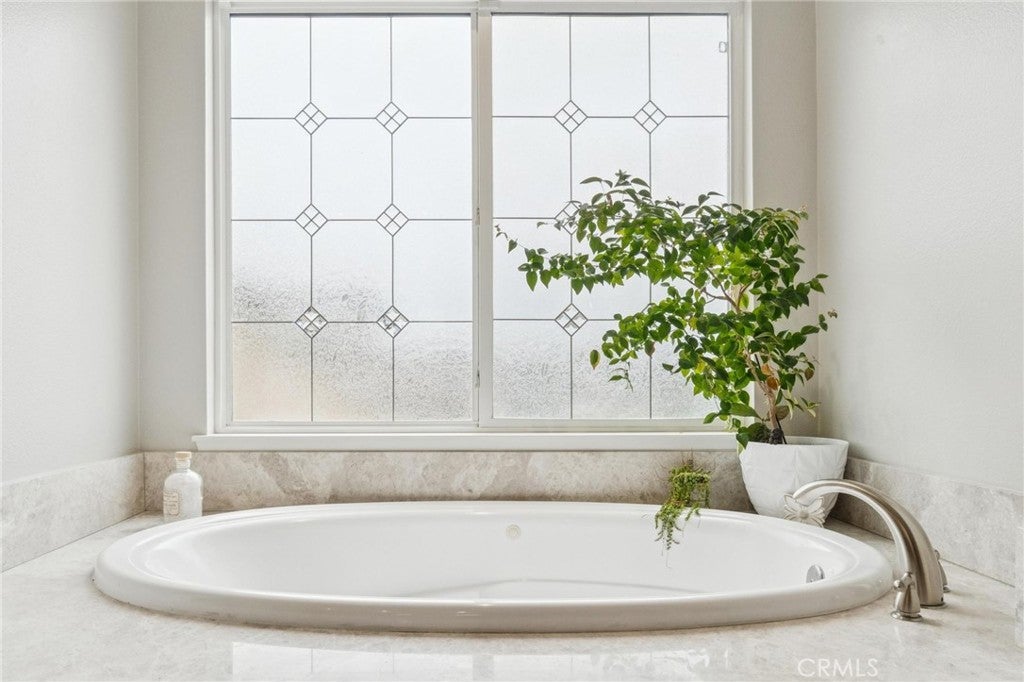 Valencia, California, 91354, United States, 6 Bedrooms Bedrooms, ,6 BathroomsBathrooms,Residential,Active,2008301