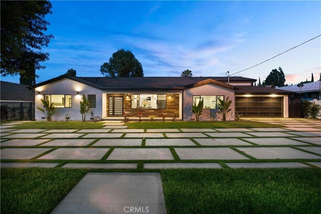 Woodland Hills, California, 91367, United States, 5 Bedrooms Bedrooms, ,5 BathroomsBathrooms,Residential,Pending,1843402