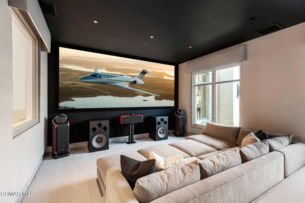 Thousand Oaks, California, 91362, United States, 6 Bedrooms Bedrooms, ,7 BathroomsBathrooms,Residential,Active,2007641