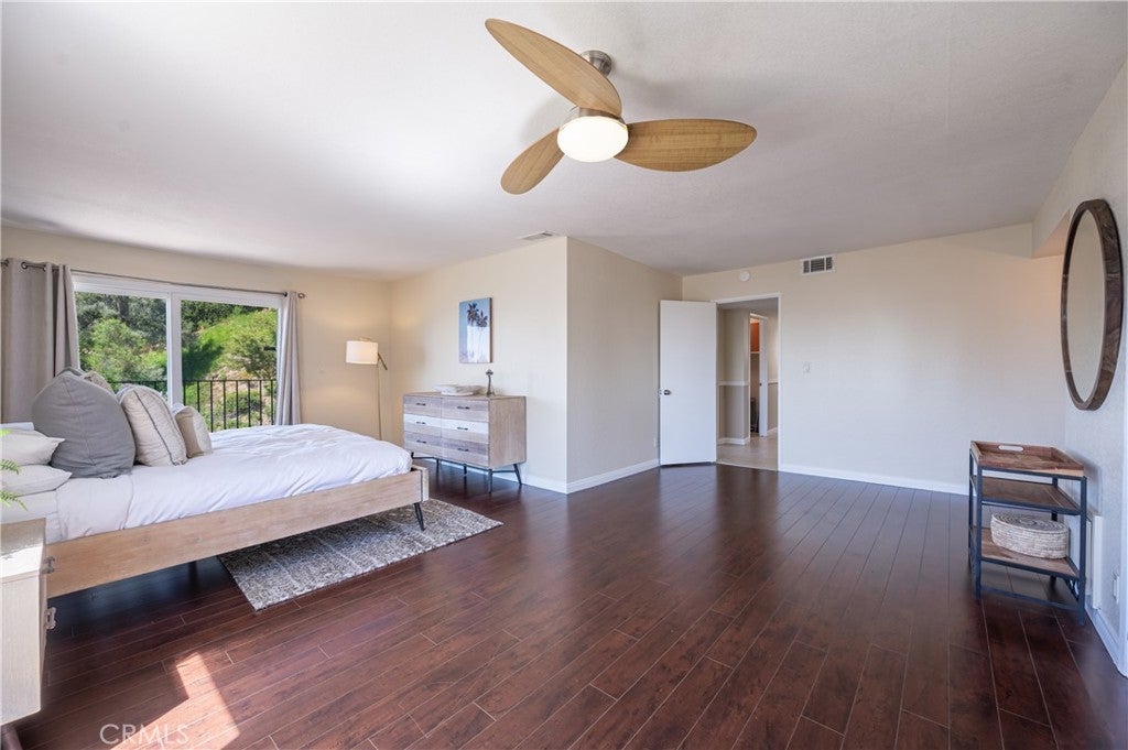 Burbank, California, 91501, United States, 5 Bedrooms Bedrooms, ,5 BathroomsBathrooms,Residential,Active,1943797