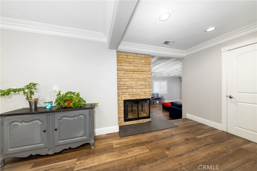 Yucaipa, California, 92399, United States, 5 Bedrooms Bedrooms, ,4 BathroomsBathrooms,Residential,Pending,1985872