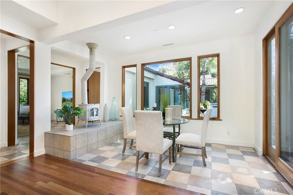 Silverado, California, 92676, United States, 6 Bedrooms Bedrooms, ,9 BathroomsBathrooms,Residential,Active,1926709