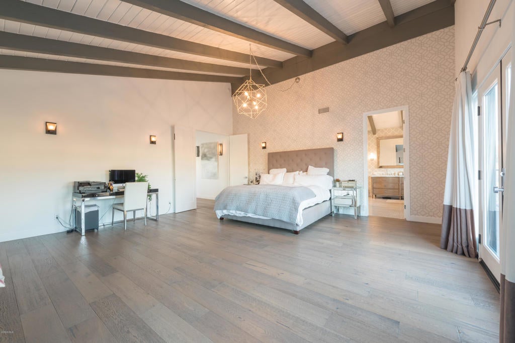 Ventura, California, 93001, United States, 3 Bedrooms Bedrooms, ,3 BathroomsBathrooms,Residential,Contingent,1944076