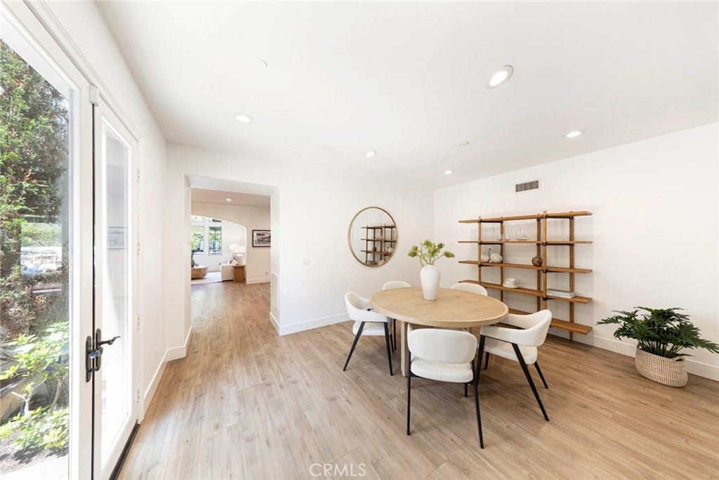 San Clemente, California, 92673, United States, 6 Bedrooms Bedrooms, ,5 BathroomsBathrooms,Residential,Active,1922275
