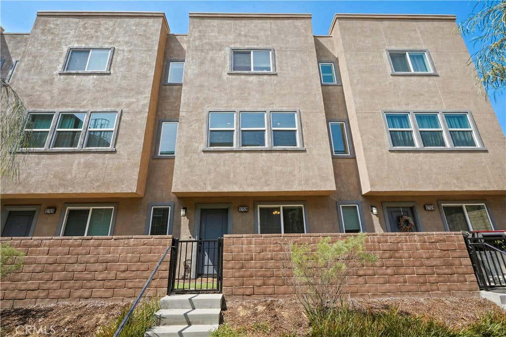 12752 N WATT LN UNIT B, SYLMAR, CA 91342, photo 1 of 49