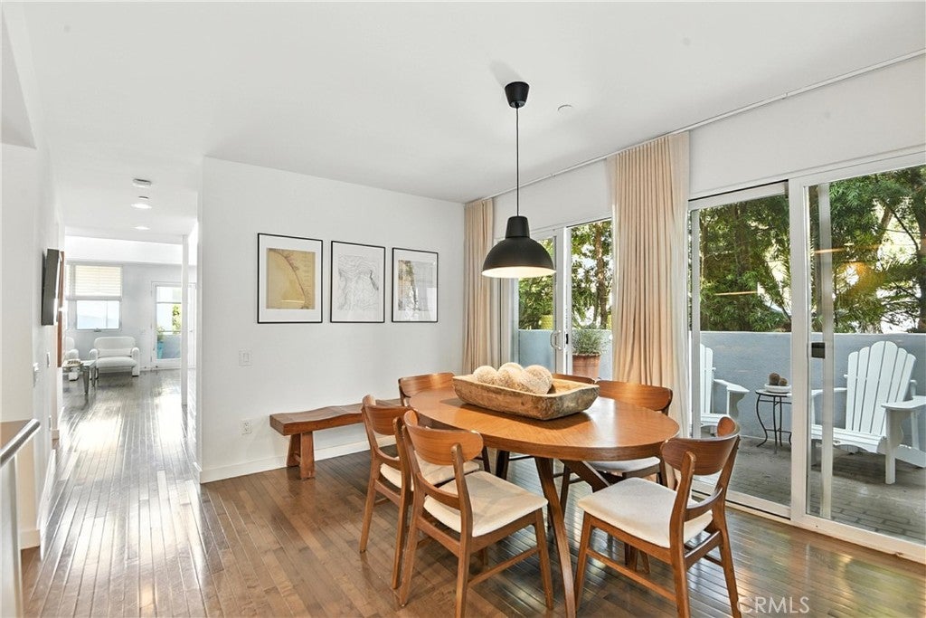 Santa Monica, California, 90405, United States, 3 Bedrooms Bedrooms, ,3 BathroomsBathrooms,Residential,Active,2008737