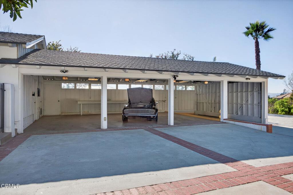 Camarillo, California, 93010, United States, 4 Bedrooms Bedrooms, ,5 BathroomsBathrooms,Residential,Active,1944013