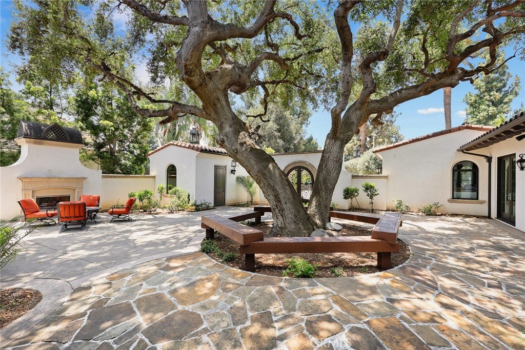 Arcadia, California, 91006, United States, 5 Bedrooms Bedrooms, ,6 BathroomsBathrooms,Residential,Active,1859344