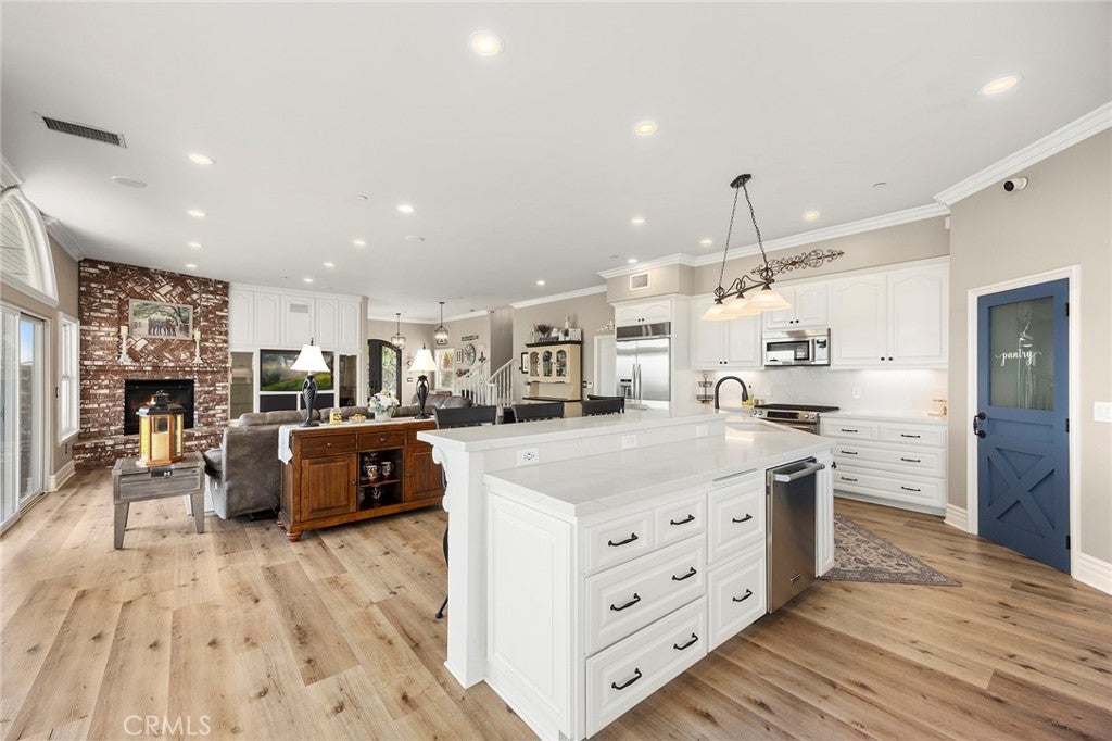 Yorba Linda, California, 92886, United States, 5 Bedrooms Bedrooms, ,3 BathroomsBathrooms,Residential,Active,2007661