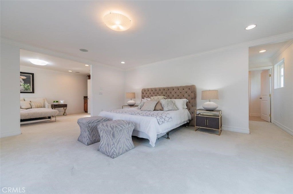 Pasadena, California, 91107, United States, 6 Bedrooms Bedrooms, ,5 BathroomsBathrooms,Residential,Active,1914920