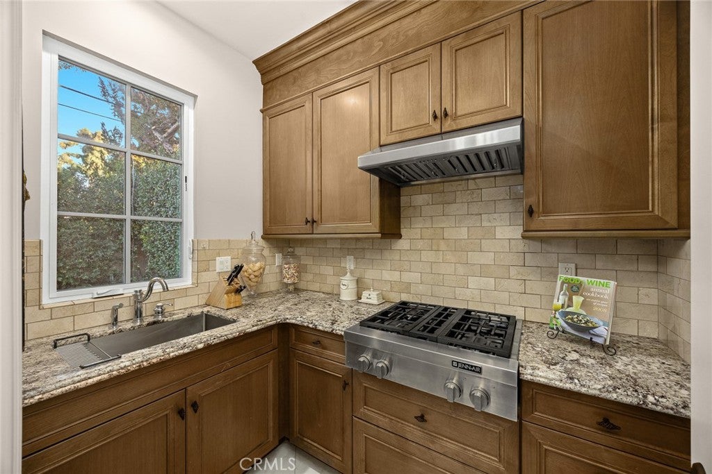 Arcadia, California, 91006, United States, 4 Bedrooms Bedrooms, ,5 BathroomsBathrooms,Residential,Contingent,2014572