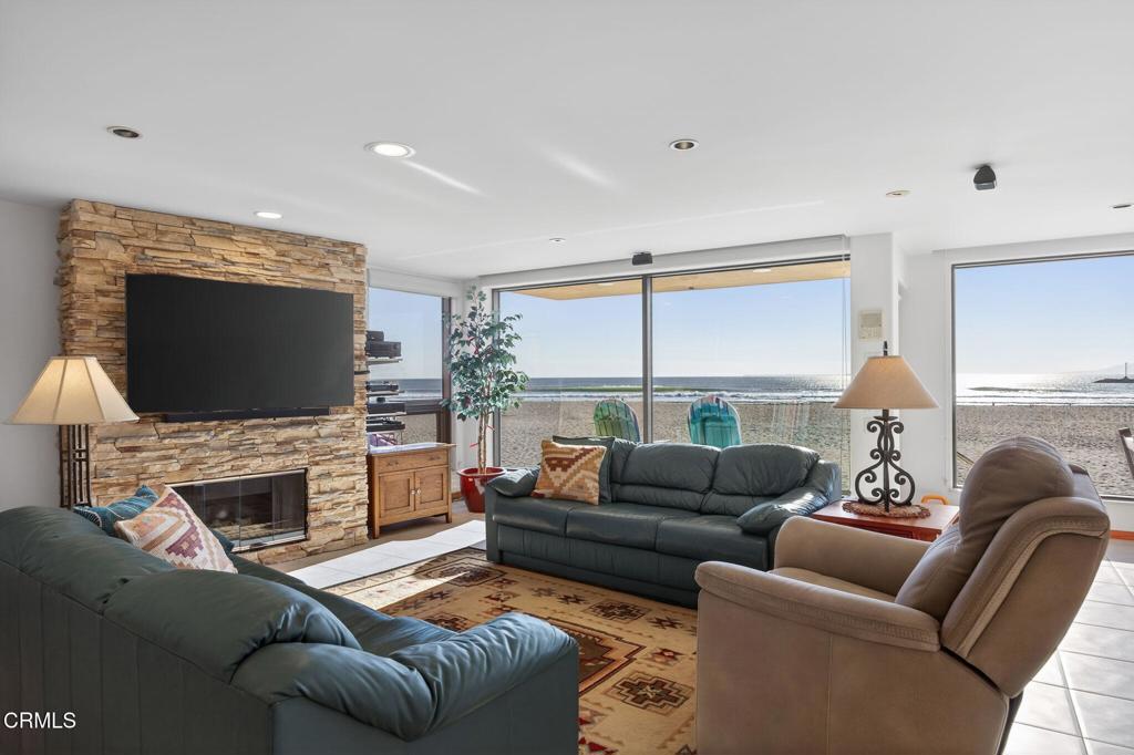 Oxnard, California, 93035, United States, 5 Bedrooms Bedrooms, ,5 BathroomsBathrooms,Residential,Active,2015816