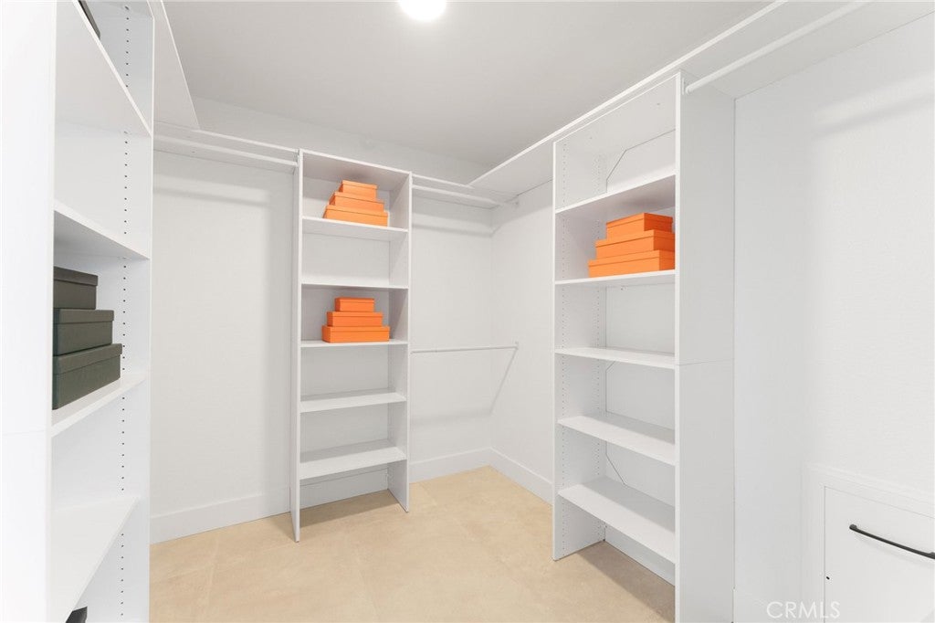 Costa Mesa, California, 92627, United States, 4 Bedrooms Bedrooms, ,3 BathroomsBathrooms,Residential,Contingent,1986895