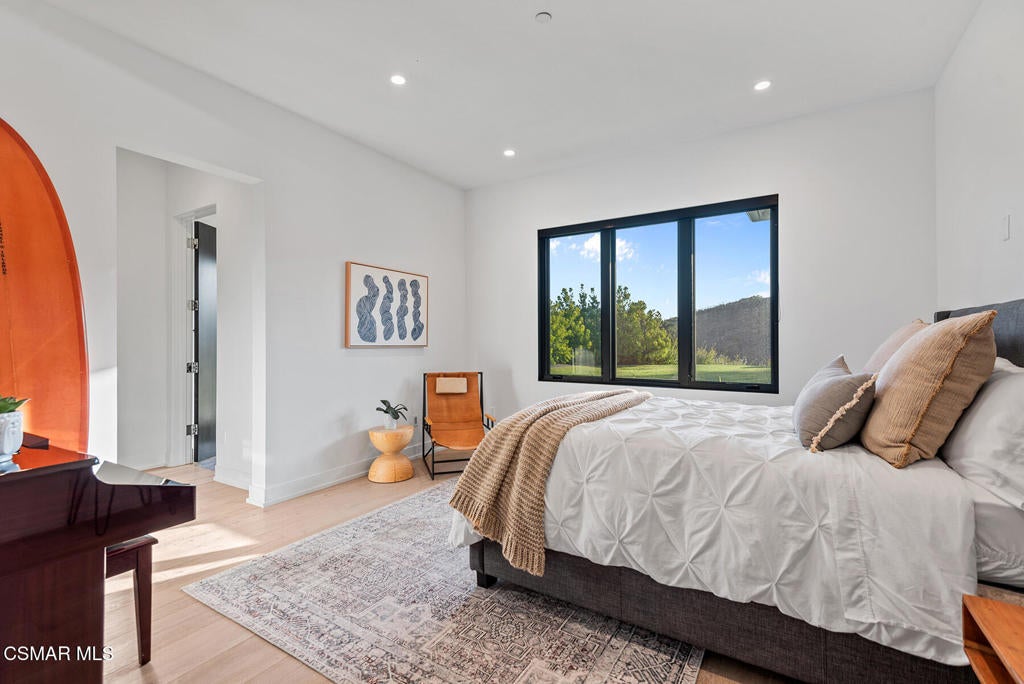 Thousand Oaks, California, 91362, United States, 5 Bedrooms Bedrooms, ,7 BathroomsBathrooms,Residential,Active,1900211