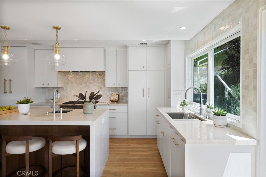 West Hollywood, California, 90069, United States, 3 Bedrooms Bedrooms, ,4 BathroomsBathrooms,Residential,Active,1922666