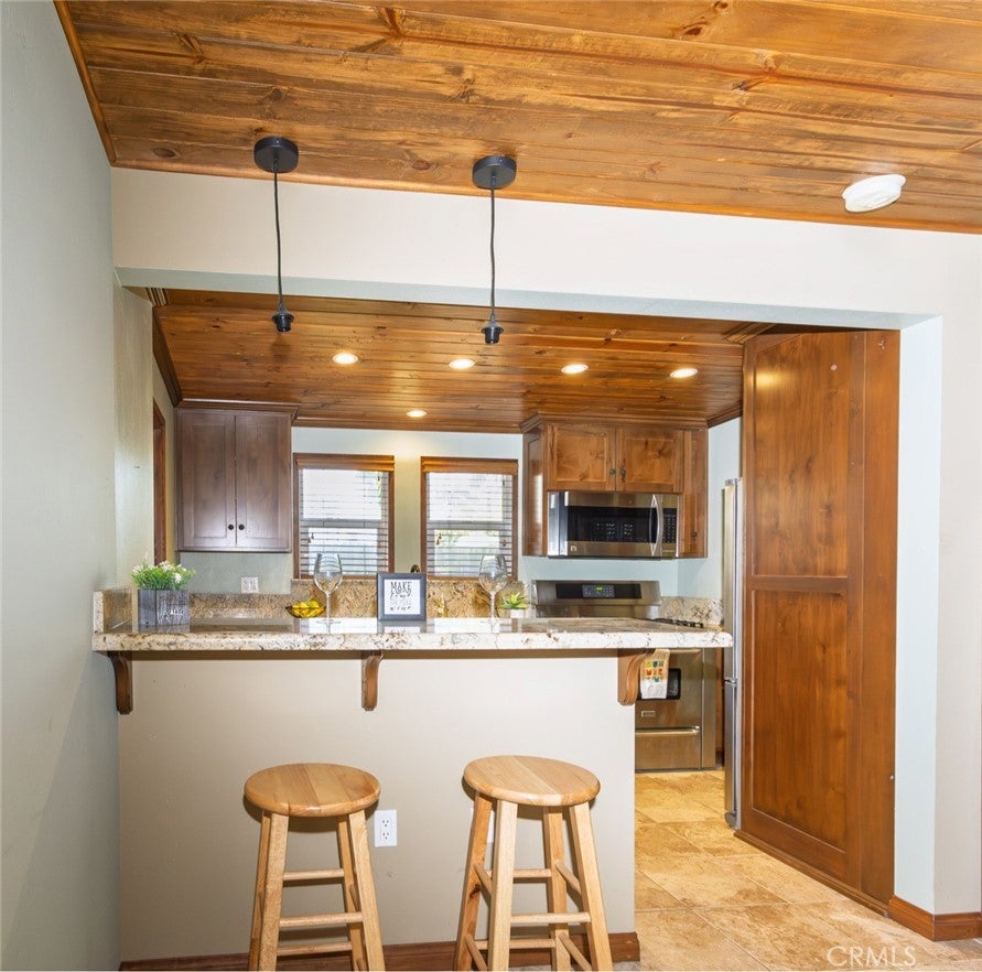 Costa Mesa, California, 92627, United States, 3 Bedrooms Bedrooms, ,2 BathroomsBathrooms,Residential,Active,1909898