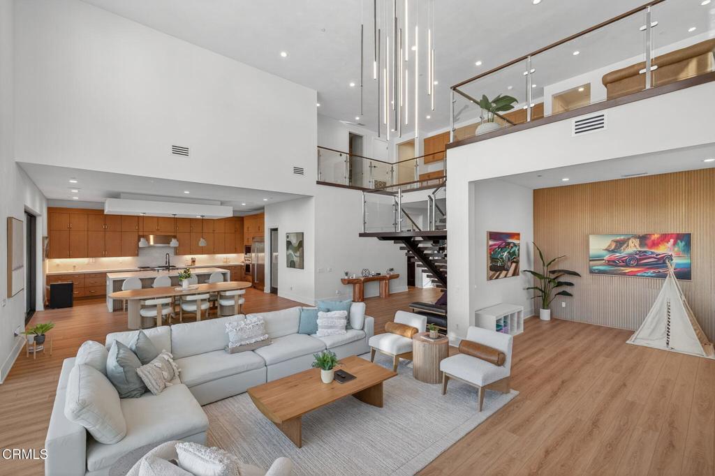 Porter Ranch, California, 91326, United States, 5 Bedrooms Bedrooms, ,6 BathroomsBathrooms,Residential,Active,1965808