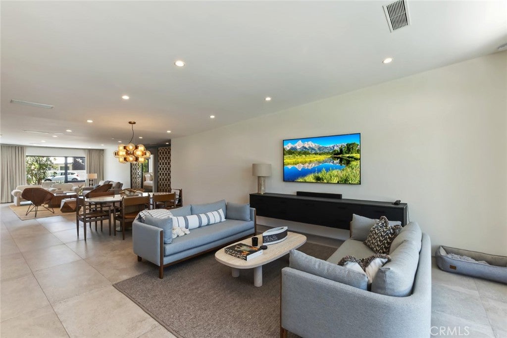 Palm Springs, California, 92264, United States, 4 Bedrooms Bedrooms, ,5 BathroomsBathrooms,Residential,Active,1999334