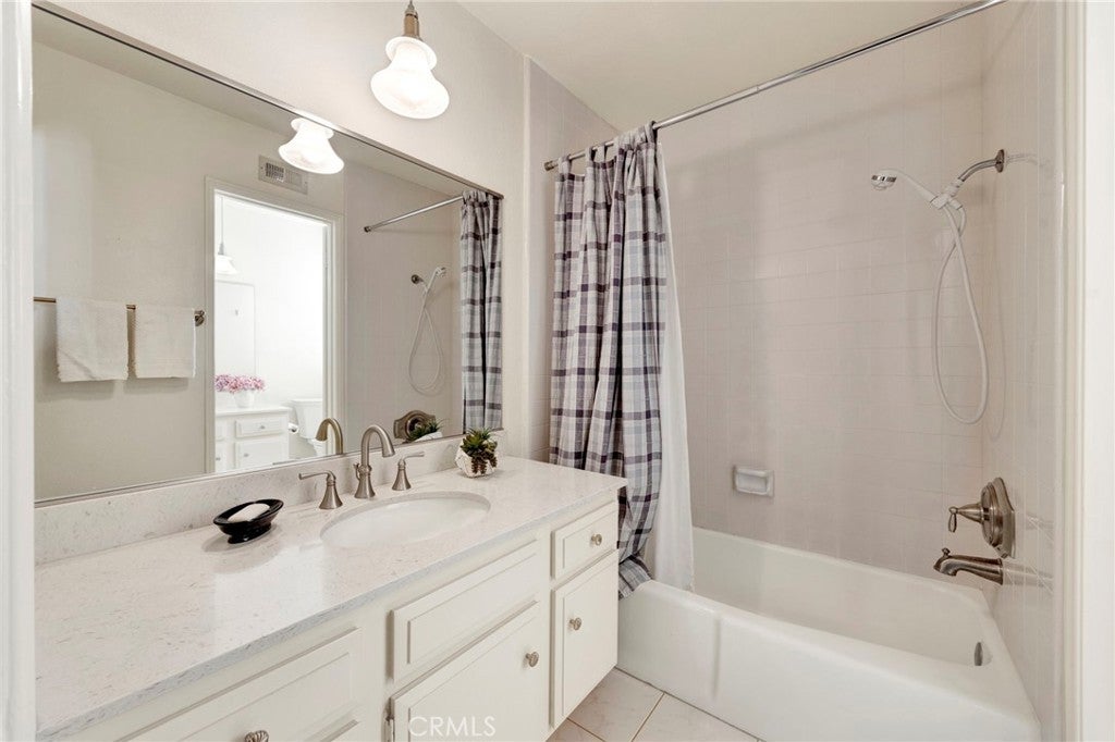 Glendale, California, 91206, United States, 4 Bedrooms Bedrooms, ,4 BathroomsBathrooms,Residential,Active,2012922