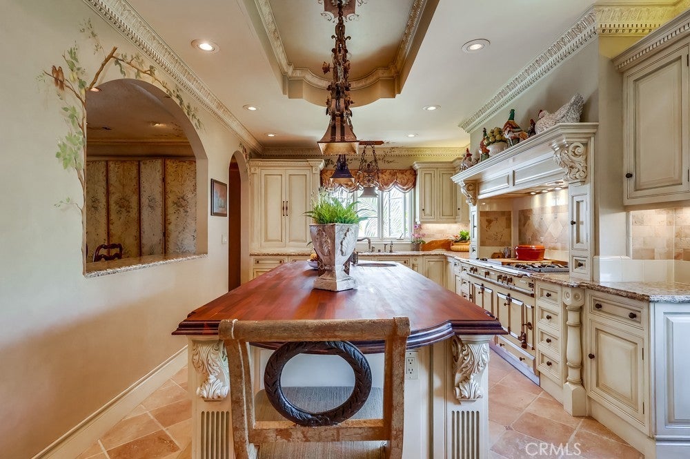 Long Beach, California, 90803, United States, 4 Bedrooms Bedrooms, ,4 BathroomsBathrooms,Residential,Active,1903219