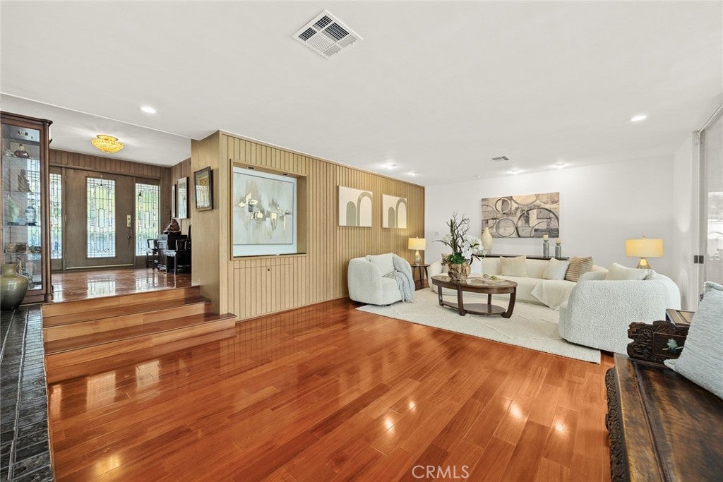 Arcadia, California, 91006, United States, 4 Bedrooms Bedrooms, ,3 BathroomsBathrooms,Residential,Active,1914781