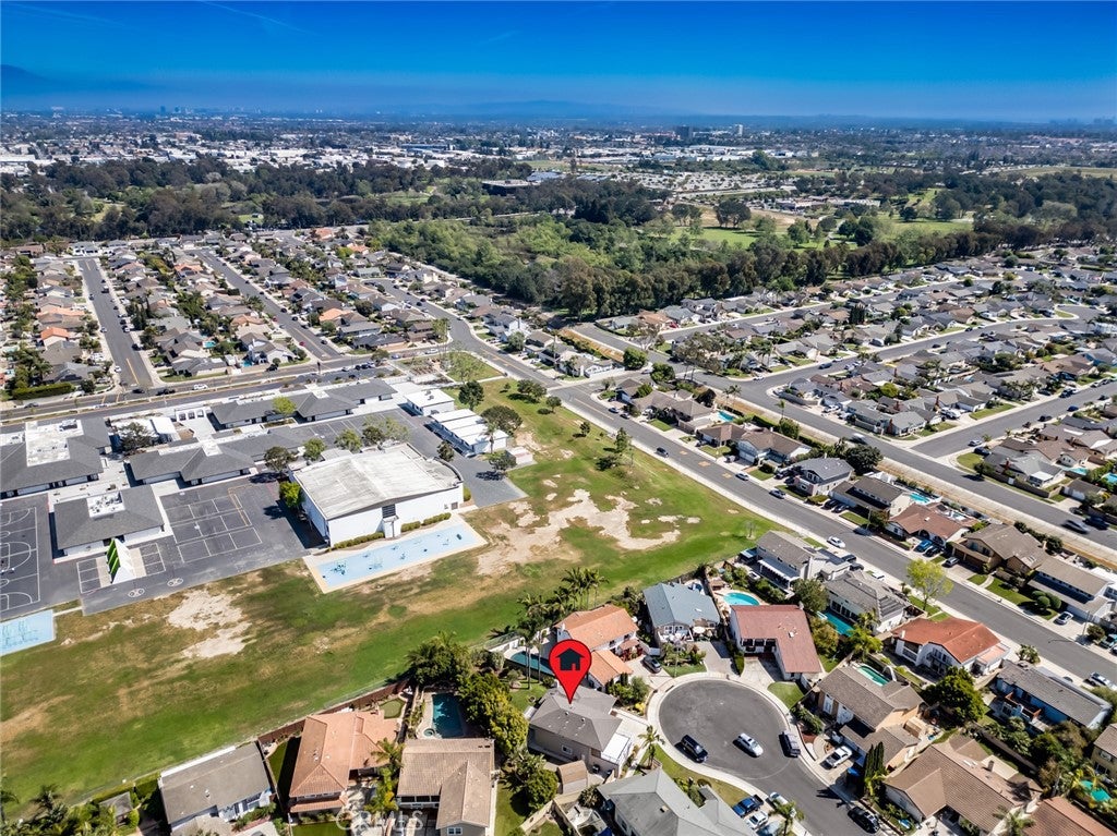Huntington Beach, California, 92647, United States, 4 Bedrooms Bedrooms, ,3 BathroomsBathrooms,Residential,Active,2030516