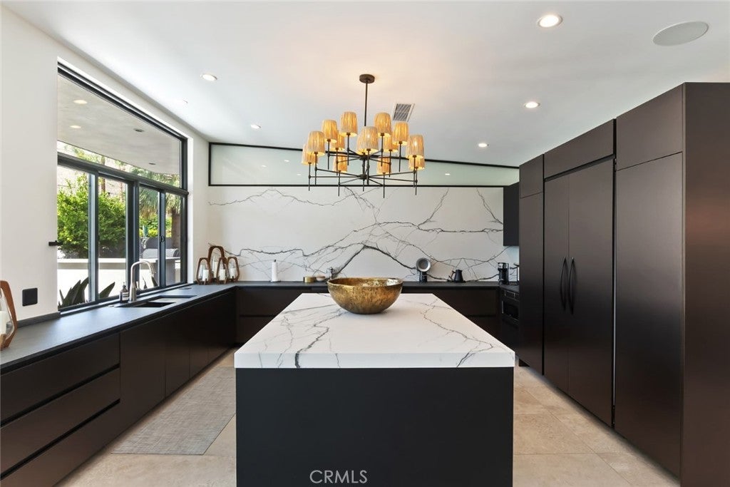 Palm Springs, California, 92264, United States, 4 Bedrooms Bedrooms, ,5 BathroomsBathrooms,Residential,Active,1999334