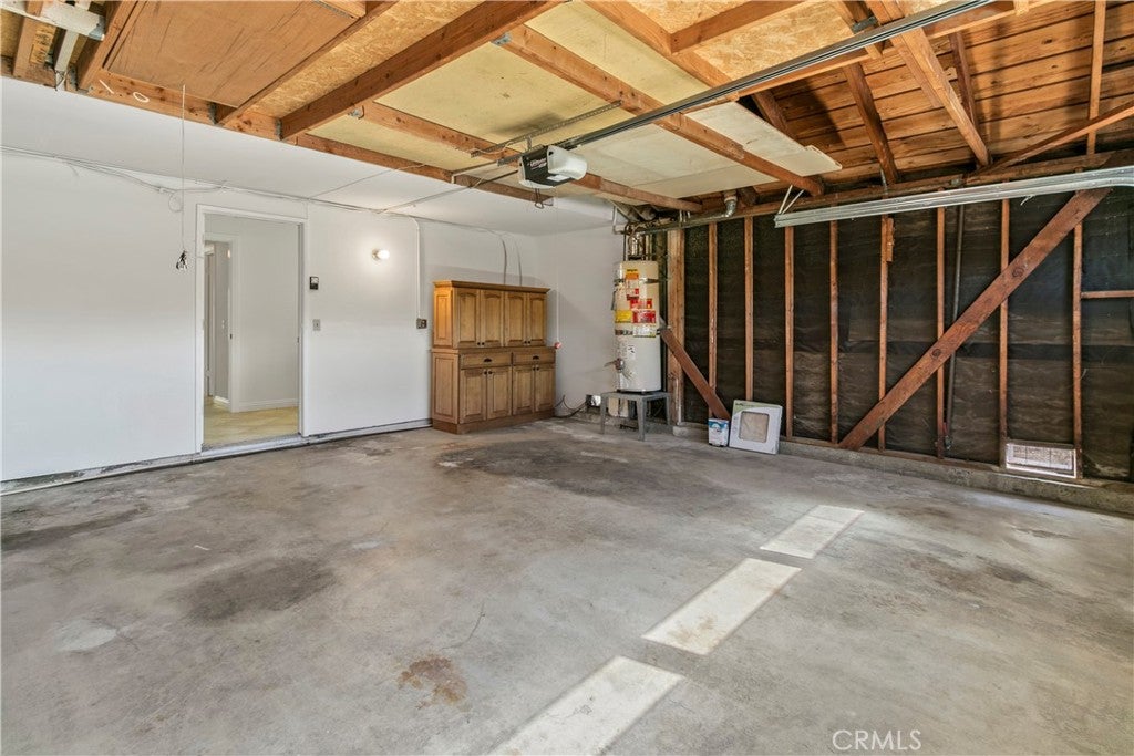 Fountain Valley, California, 92708, United States, 4 Bedrooms Bedrooms, ,3 BathroomsBathrooms,Residential,Active,1922326