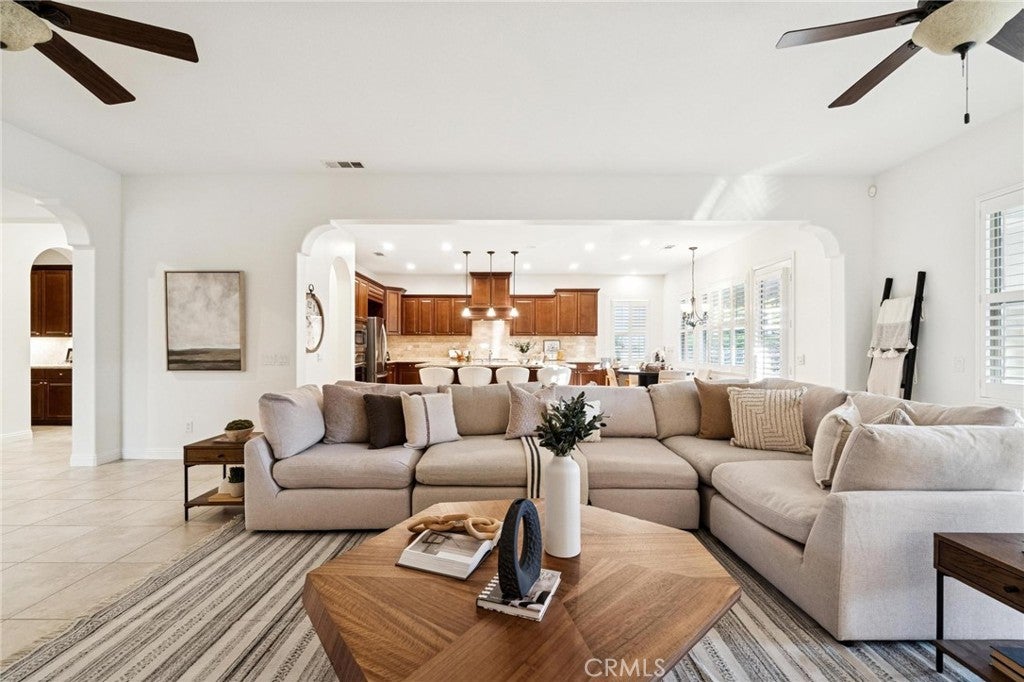 Canyon Country, California, 91387, United States, 3 Bedrooms Bedrooms, ,4 BathroomsBathrooms,Residential,Active,2015235