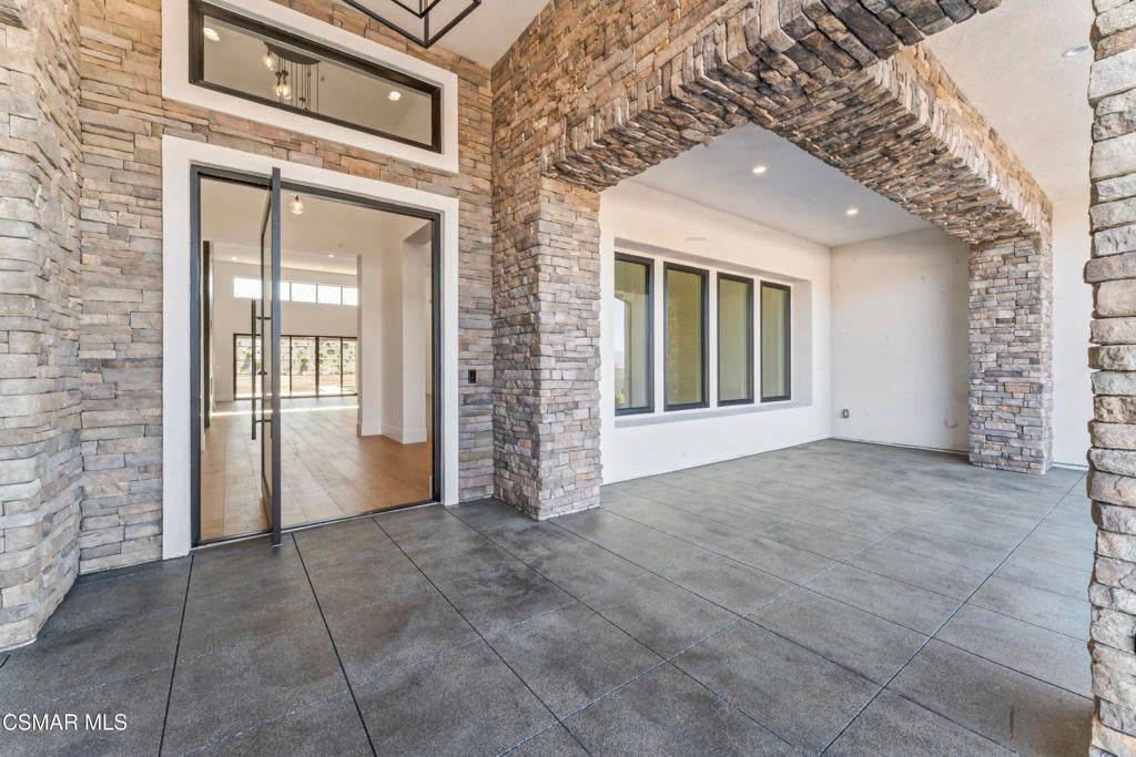 Camarillo, California, 93010, United States, 6 Bedrooms Bedrooms, ,7 BathroomsBathrooms,Residential,Active,2013156