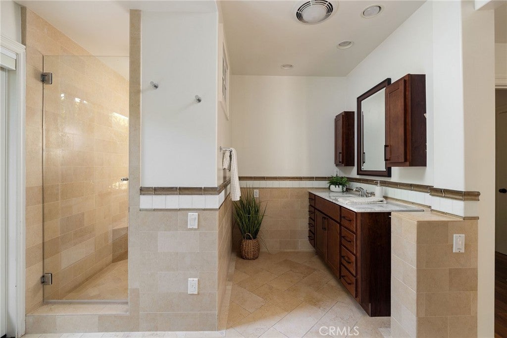 Corona Del Mar, California, 92625, United States, 4 Bedrooms Bedrooms, ,3 BathroomsBathrooms,Residential,Active,1871240
