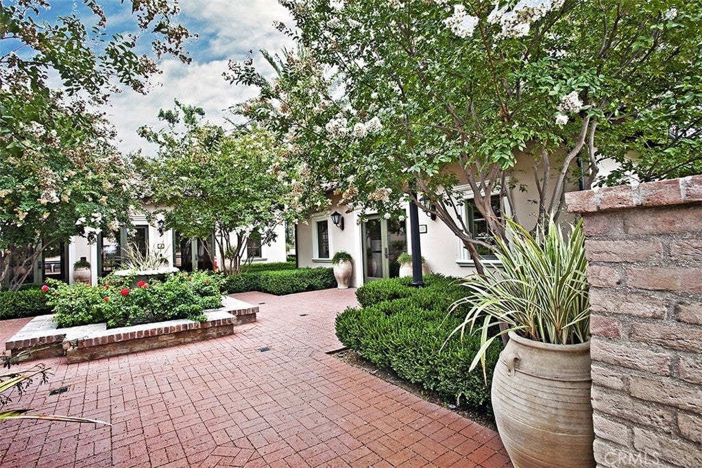 Irvine, California, 92618, United States, 3 Bedrooms Bedrooms, ,3 BathroomsBathrooms,Residential,Contingent,1986914