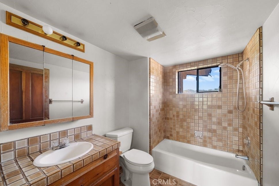 Fallbrook, California, 92028, United States, 3 Bedrooms Bedrooms, ,2 BathroomsBathrooms,Residential,Active,1820329