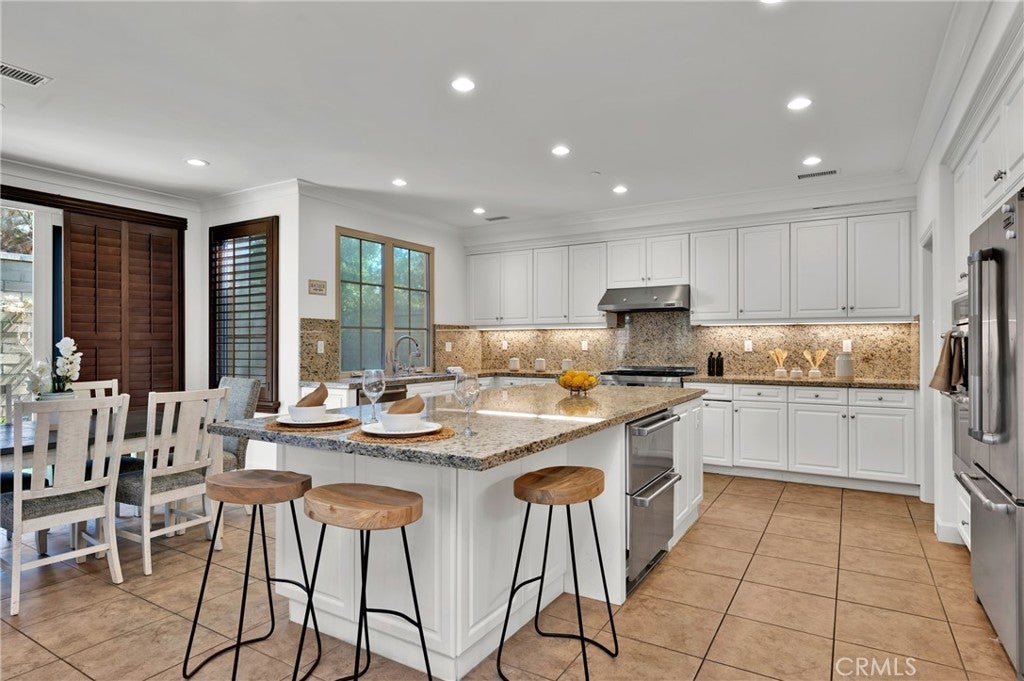 Irvine, California, 92618, United States, 4 Bedrooms Bedrooms, ,4 BathroomsBathrooms,Residential,Active,1894158
